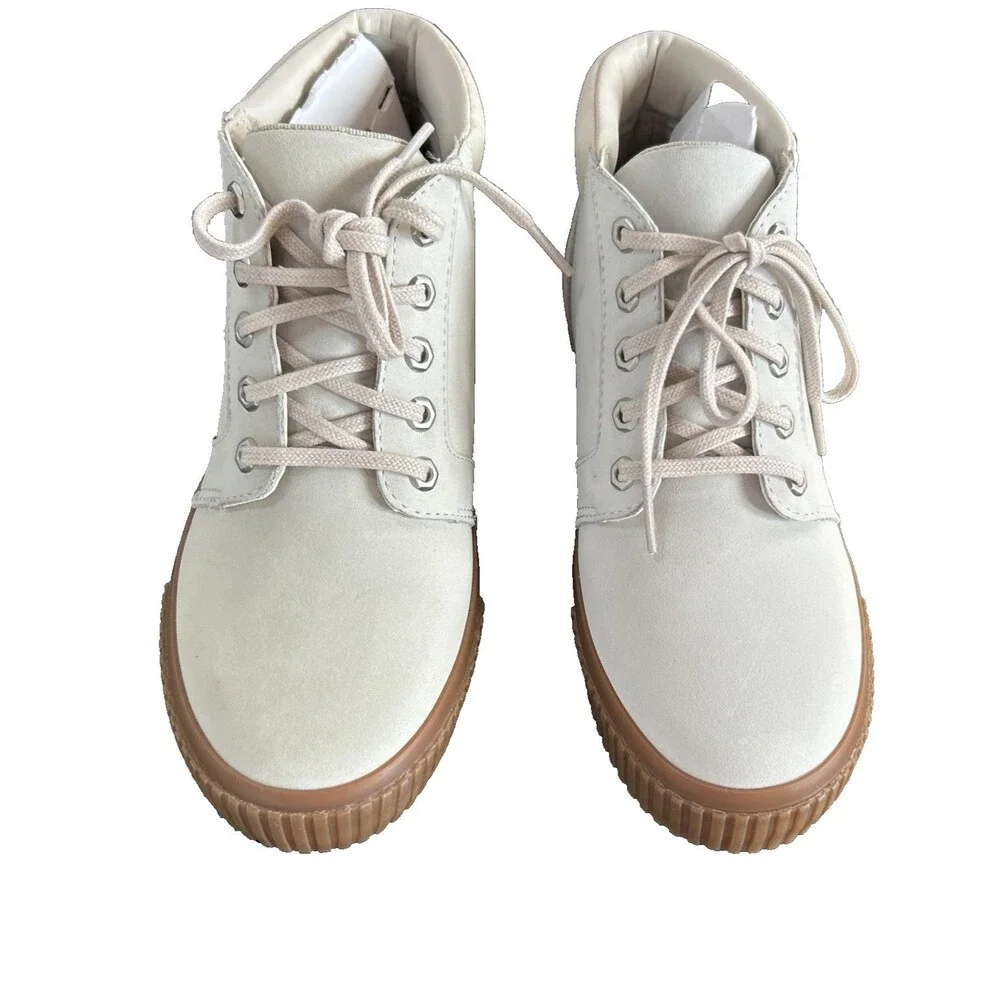 Timberland Women's Skyla Bay Chukka White Nubuck Boots Leather A2R69 Sz 7.5 NEW